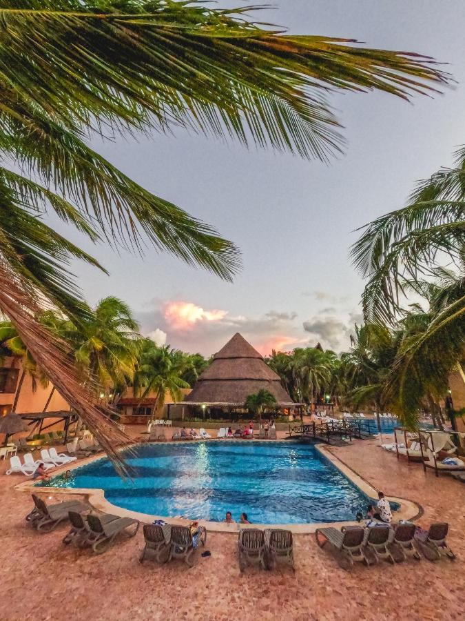 Reef Yucatan All Inclusive & Convention Center Merida Exterior photo